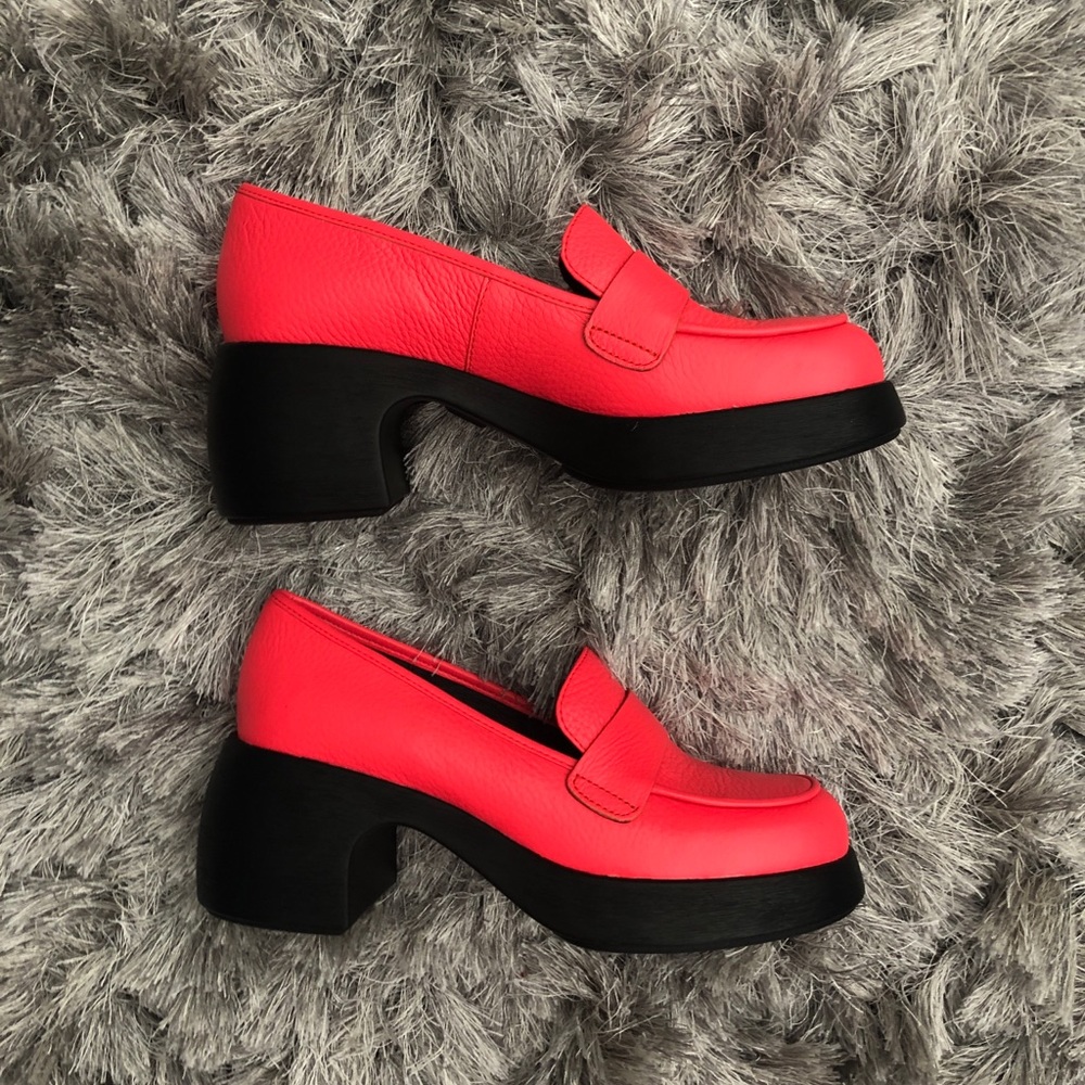 NEW IN BOX LUG SOLE CAMPER LOAFER